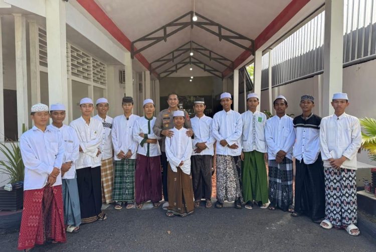 Kapolres Parepare Melaksanakan Rutin Zikir dan Berdoa Bersama Dengan Para Anak Santri