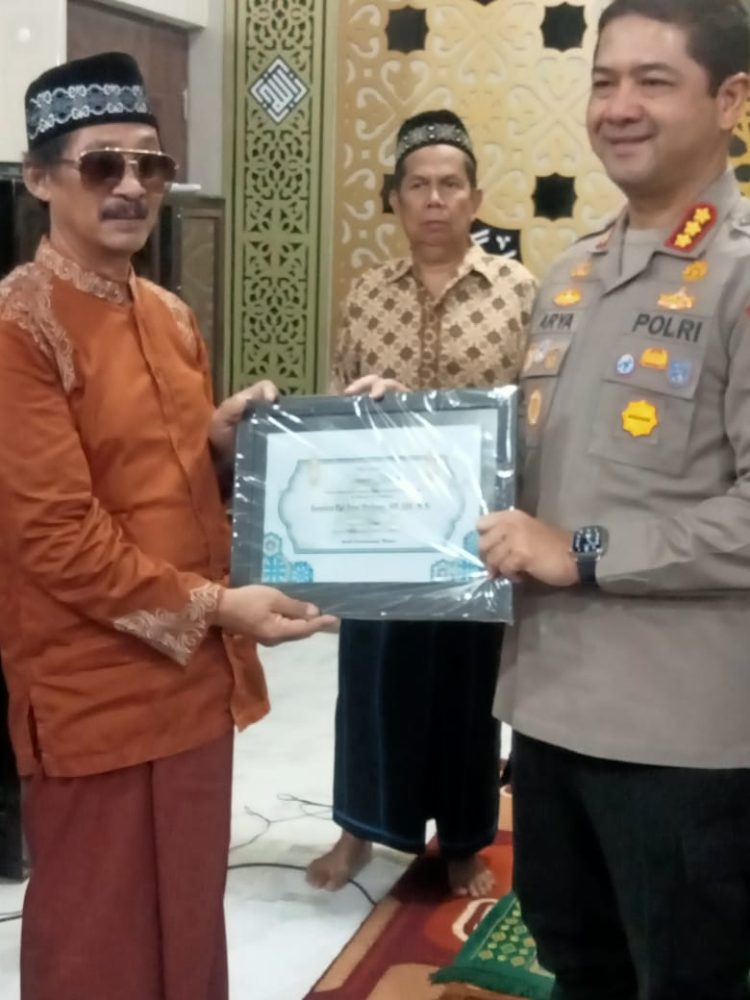 Kapolrestabes Safari Subuh di Mesjid Al Hidayah Manggala