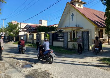Satlantas Polres Majene Gelar Patroli dan Pengaturan Lalu Lintas di Sekitar Gereja saat Ibadah Minggu