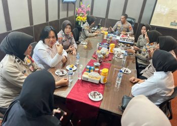 Arahan Kapolres Parepare Sebut Peran Polwan Dalam Mendukung Tugas Kepolisian di Lapangan Sangat Penting