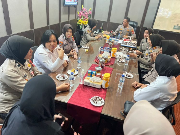 Arahan Kapolres Parepare Sebut Peran Polwan Dalam Mendukung Tugas Kepolisian di Lapangan Sangat Penting