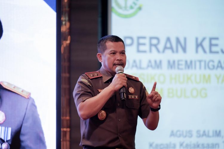 Kajati Sulsel Jadi Narasumber Sosialisasi Mitigasi Risiko Hukum Penyerapan Gabah Bulog
