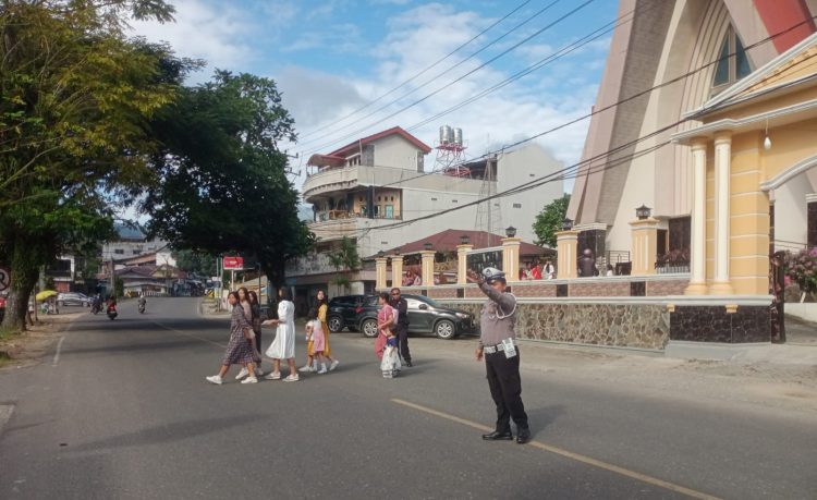 Kapolres Tana Toraja Turunkan Personilnya Amankan Perayaan Kenaikan Yesus Kristus