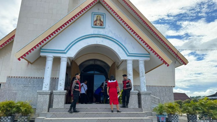Libur Kenaikan Yesus Kristus, Kapolres Parepare Gerakan Personel Lakukan Patroli disejumlah Gereja dan Tempat Wisata