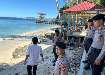 Libur Akhir Pekan, Personel Samapta Polres Majene Intensifkan Patroli di Objek Wisata Pantai
