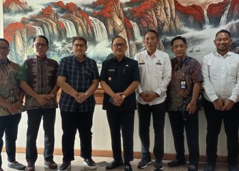 Gubernur Suhardi Duka Bertemu Langsung Direktur Lion Air Demi Kembalikan Penerbangan Batik Air Rute Mamuju-Makassar