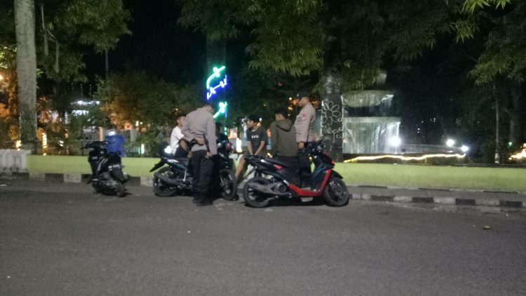 Cegah Premanisme di Malam Hari, Polsek Ujung Gelar Patroli PMK di Wilayah Hukum Polres Parepare