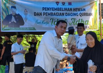 Batalyon B Pelopor Satbrimob Polda Sulsel Sembelih 41 Ekor Sapi Kurban