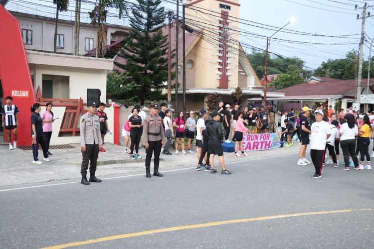 Kapolres Tana Toraja Turunkan Personel Untuk Pengamanan Event Fun Run Earth 2025