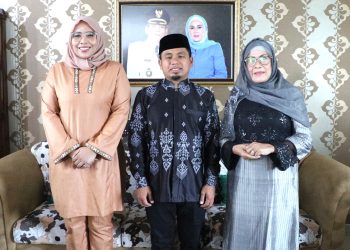 Silaturahmi di Rumah Alm. Faisal Andi Sapada, Tasming Hamid Disambut Keluarga Besar