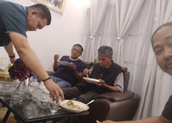 Owner Nada Karaoke Gelar Open House dan Bagikan Daging Kurban ke Wartawan di Soppeng