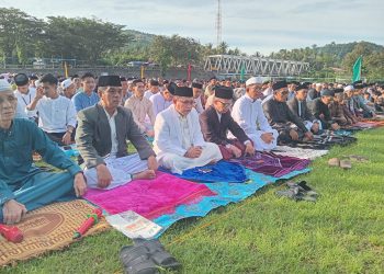 Bupati Majene Shalat Idul Adha di Pamboang
