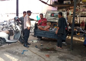 Jalin Silaturahmi, Bhabinkamtibmas Ini Aktif Pantau Potensi Premanisme di Wilayah Binaannya