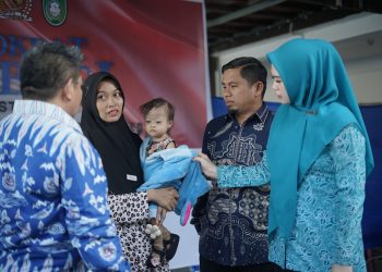 Dukung Asta Cita Prabowo, Demokrat Kolaborasi Pemkot Salurkan Bantuan Gizi di Parepare