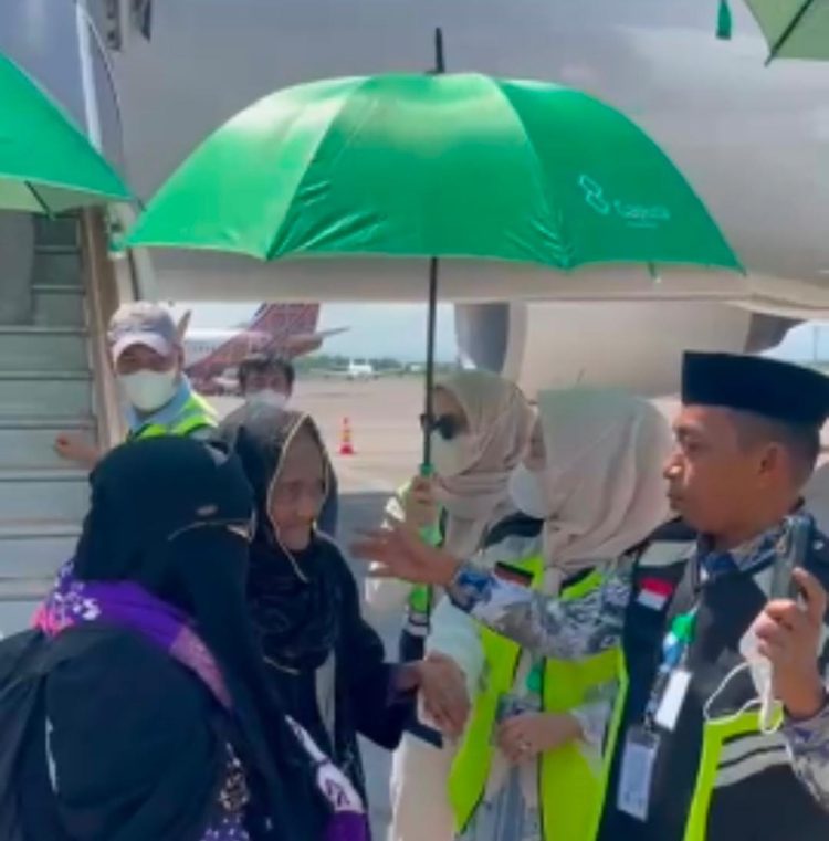 263 Jamaah Haji Asal Sidrap Dijemput Langsung Bupati di Bandara Sultan Hasanuddin Makassar