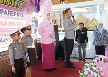 Kapolres Hadiri Pelepasan Anak Didik TK Kemala Bhayangkari 19 Cabang Parepare, Terus Belajar Mengejar Impian