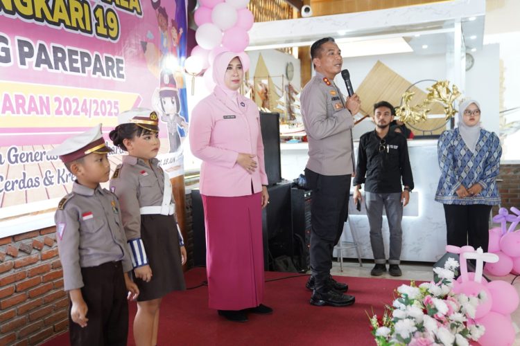 Kapolres Hadiri Pelepasan Anak Didik TK Kemala Bhayangkari 19 Cabang Parepare, Terus Belajar Mengejar Impian