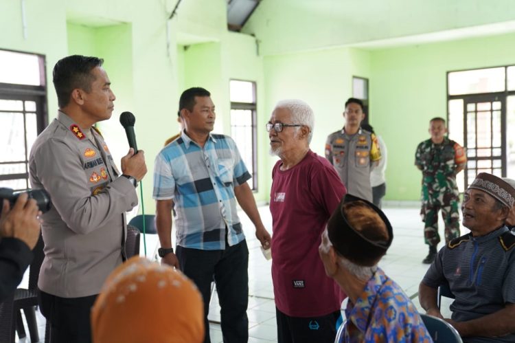 Sambut Hari Bhayangkara ke-79, Polres Parepare dan Bhayangkari Gelar Bakti Sosial di Panti Jompo dan Pesantren