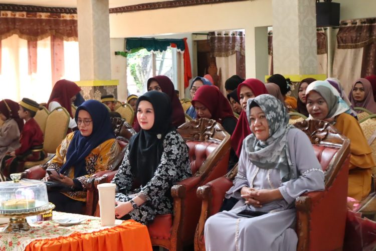 dr. Andi Arfiah Tasming Ajak Orang Tua Doakan Anak Jadi Generasi Sukses dan Berkarakter