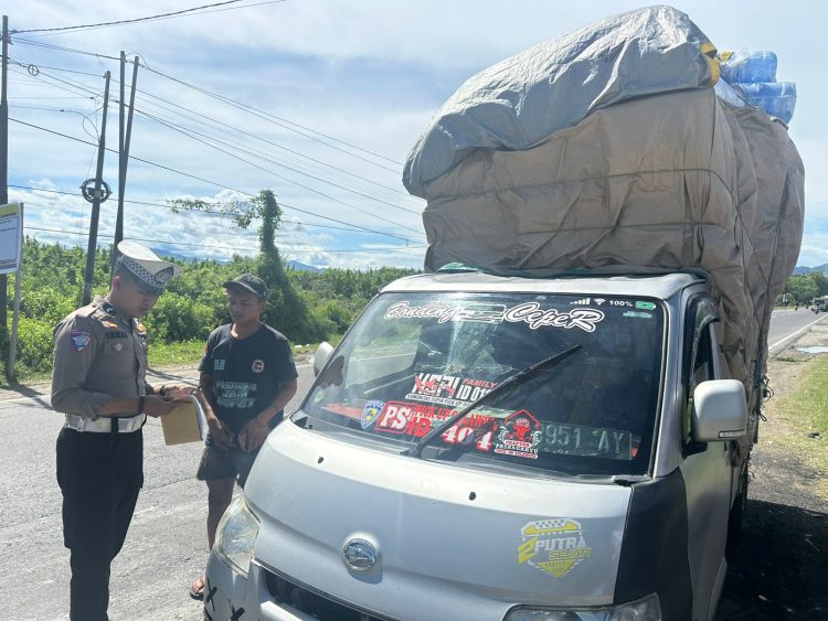 Tingkatkan Keselamatan Berlalu Lintas, Satlantas Polres Majene Tertibkan Kendaraan Over Load