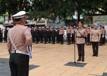 Peringati HUT Bhayangkara Ke 79 Kapolres Parepare Pimpin Upacara Ziarah Rombongan di TMP Parepare