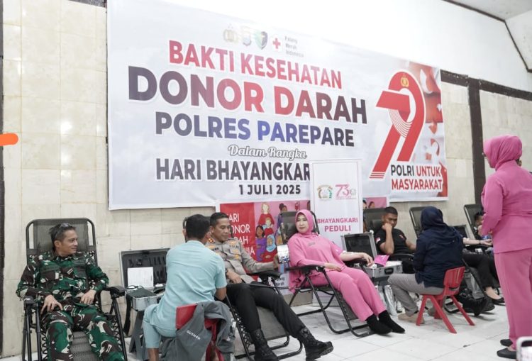 Polres Parepare Gelar Donor Darah, Sunatan Massal, dan Pemeriksaan Kesehatan Gratis Dalam Rangka Menyambut Hari Bhayangkara ke-79
