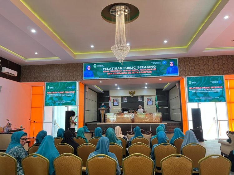 Penguatan Keterampilan Komunikasi, PKK Parepare Adakan Pelatihan Public Speaking