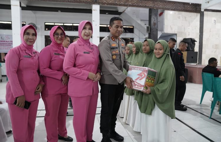 Implementasikan Semangat “Polri untuk Masyarakat”, Kapolres Parepare Salurkan Bantuan Sosial bagi Penyandang Disabilitas dan Anak Yatim