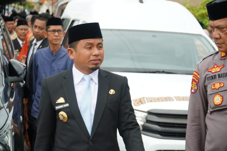 Wali Kota Parepare Tasming Hamid Melayat dan Salatkan Jenazah Wahid Thahir