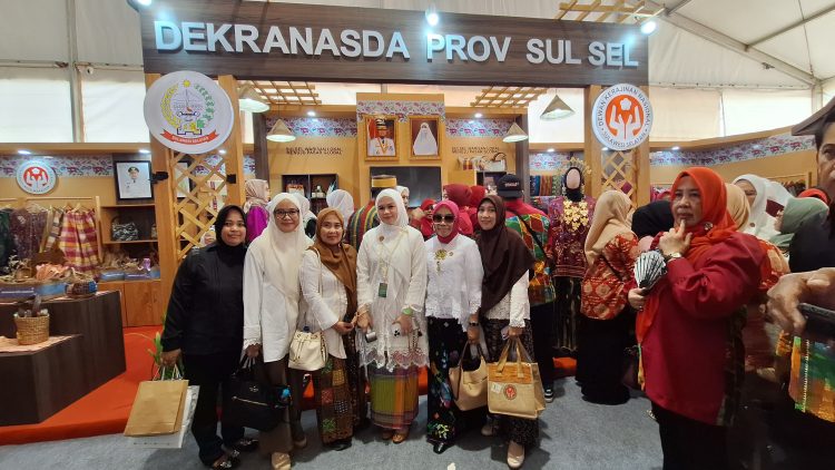 dr. Andi Arfiah Tasming Tekankan Pentingnya Literasi Digital bagi Perajin dalam HUT ke‑45 Dekranas