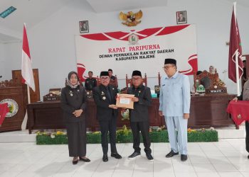 Rapat Paripurna, Pemkab Majene dan DPRD Sepakati APBD 2024