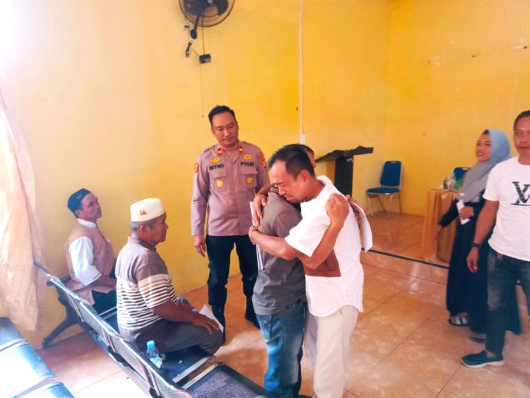 Kapolsek Pamboang Hadiri Mediasi Sengketa Tanah dan Bangunan di Desa Bonde Utara yang Berakhir Damai