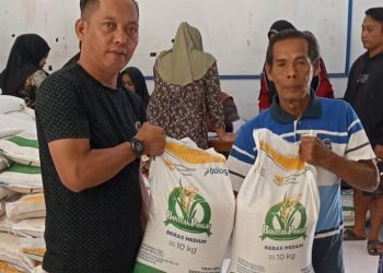 Pemerintah Desa Bonde Utara Salurkan Bantuan Beras 662 Karung untuk 331 KK