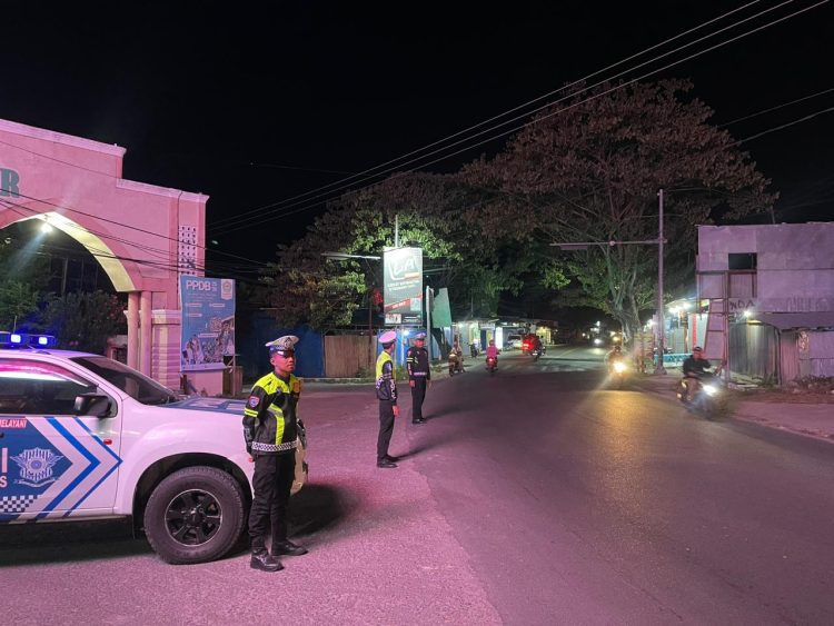 Satlantas Polres Majene Gelar Patroli Blue Light Antisipasi Pelanggaran Lalu Lintas dan Balapan Liar