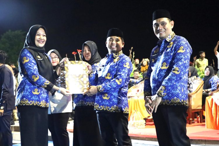 Wali Kota Parepare Tasming Hamid Serahkan SK P3K 2024, Komitmenkan Pembayaran Gaji Sesuai Jadwal