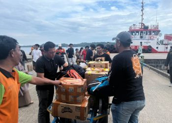 Antisipasi Masuknya Barang Ilegal, Polsek KPN Bersama Aparat Terkait Lakukan Pengamanan Kedatangan KM. Cattleya Express di Pelabuhan Parepare