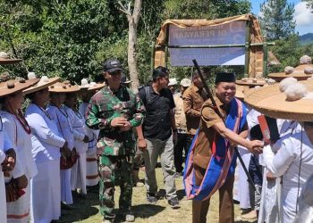 Bupati Mamasa Hadiri Perayaan HUT PKB GTM Klasis Pana’
