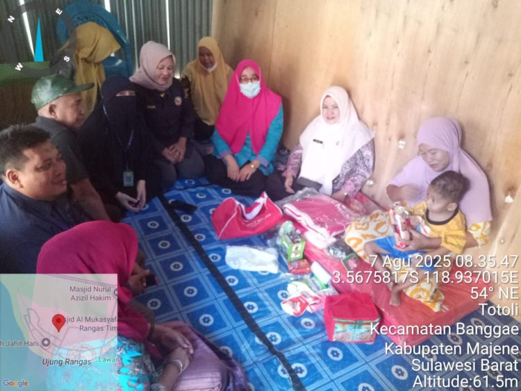 Dinsos Kab. Majene Kembali Memberi Bantuan Sosial ke Dua Titik Lokasi PPKS.