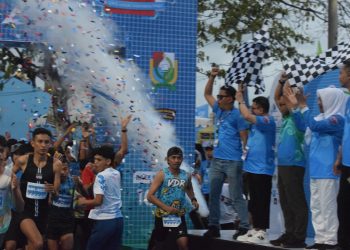 Bupati Majene Secara Resmi Melepas Ribuan Peserta Majene Run 2025