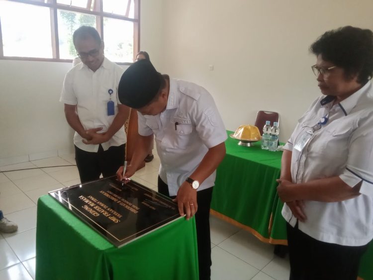 SMP Prater Mamasa Tunjukkan Kemandirian, Bupati Welem Sambolangi Resmikan Pembangunan Gedung.