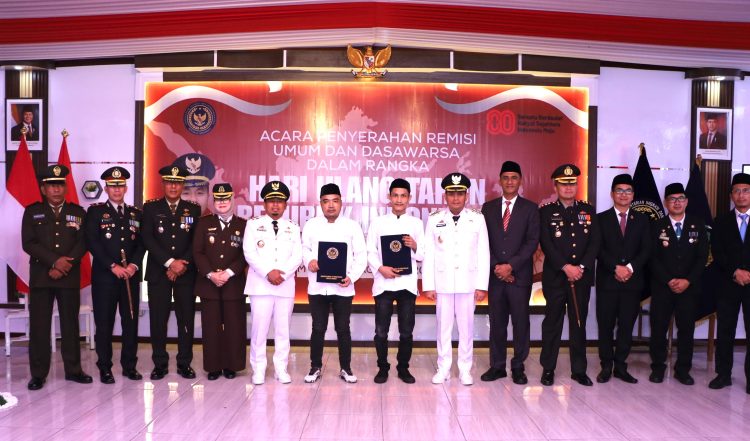 Wali Kota Tasming Hamid Serahkan Remisi HUT RI ke-80 di Lapas Parepare