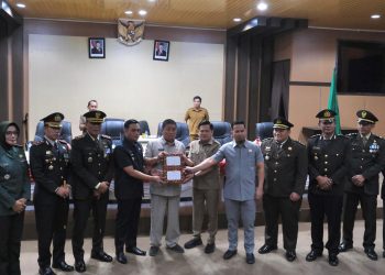 Pemkot Parepare Serahkan Ranperda Perubahan APBD 2025 ke DPRD