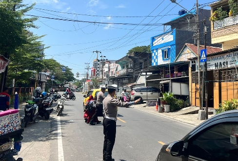 Penggelaran Personil Sat Lantas Disiang Hari, Tugas Rutin Jaga Keselamatan Berkendara