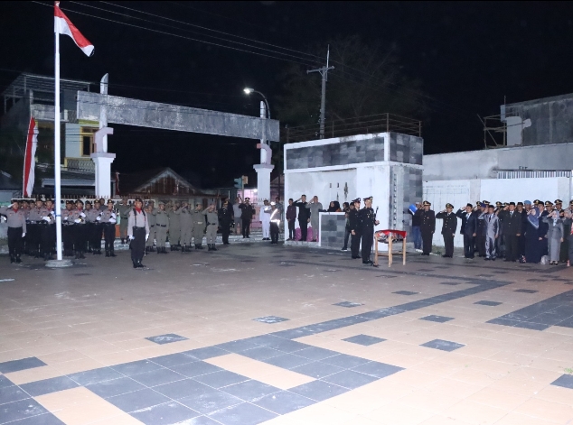 Kapolres Majene Pimpin Upacara Kehormatan dan Renungan Suci di TMP Mandar Majene