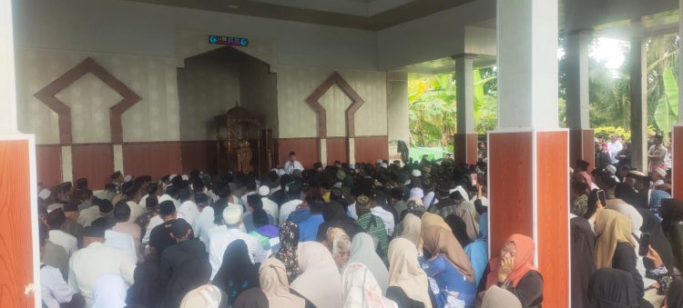 Wagub Sulbar Hadiri Pemakaman Ulama Kharismatik KH Hasan Usi