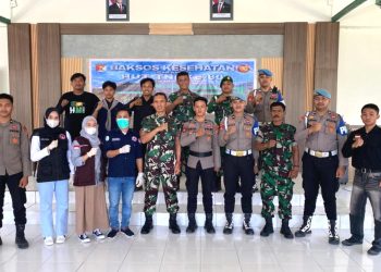 Puluhan Personel Polres Majene Ikut Sukseskan Baksos Kesehatan HUT TNI ke-80 di Makodim 1401 Majene