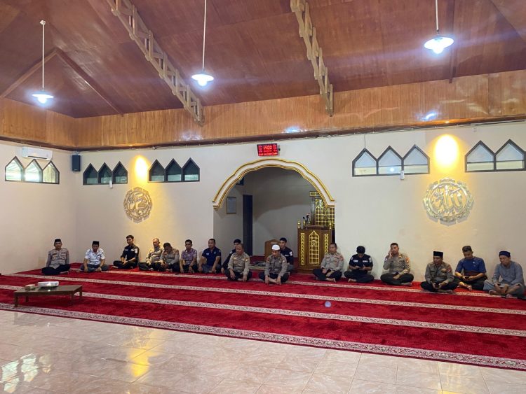 Polres Majene Ikuti Zoom Meeting Ceramah Ustadz Abdul Somad tentang Toleransi Beragama