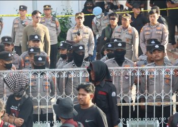 Pastikan Penyampaian Aspirasi Berjalan Aman, Kapolres Majene Pimpin Pengamanan Aksi Damai BEM Unsulbar