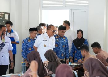 Gubernur Sulbar Tinjau SMKN 1 Rangas, Pastikan Program MBG Berjalan Lancar