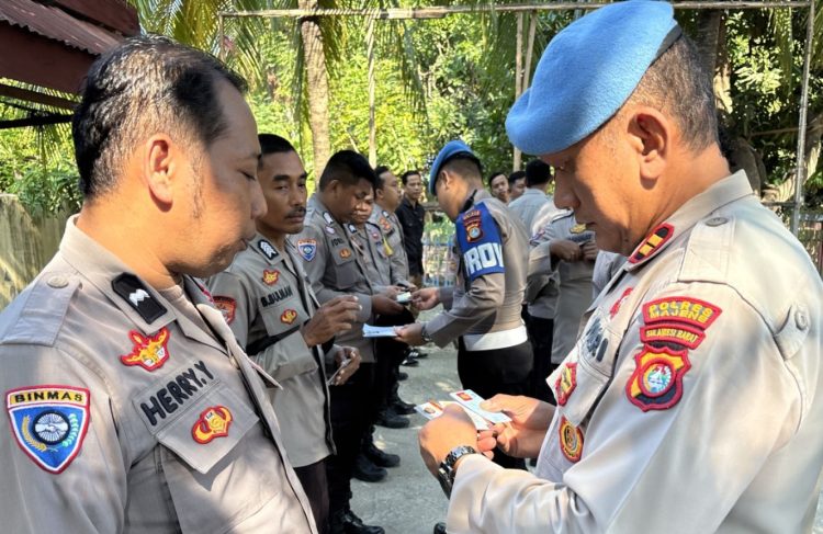 Propam Polres Majene Gelar Gaktiblin di Polsek Sendana, Tekankan Disiplin dan Profesionalitas Personel
